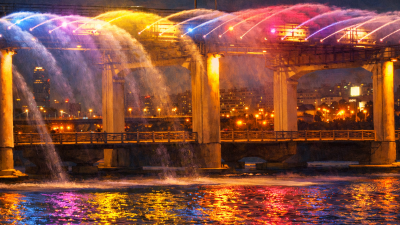 한강 위에 펼쳐지는 빛과 물의 쇼… ‘반포대교 달빛무지개분수’ 여행